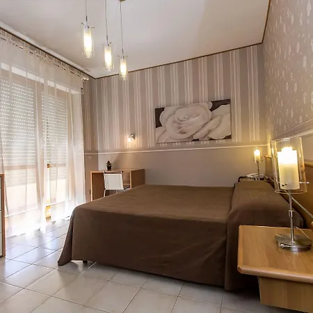 Ulivi E Palme فندق 3*