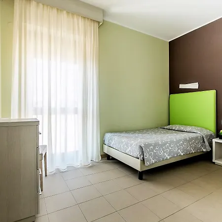 Ulivi E Palme فندق 3*