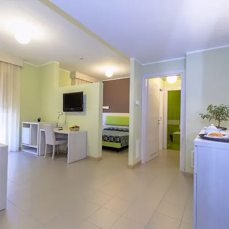 מלון Ulivi E Palme 3*